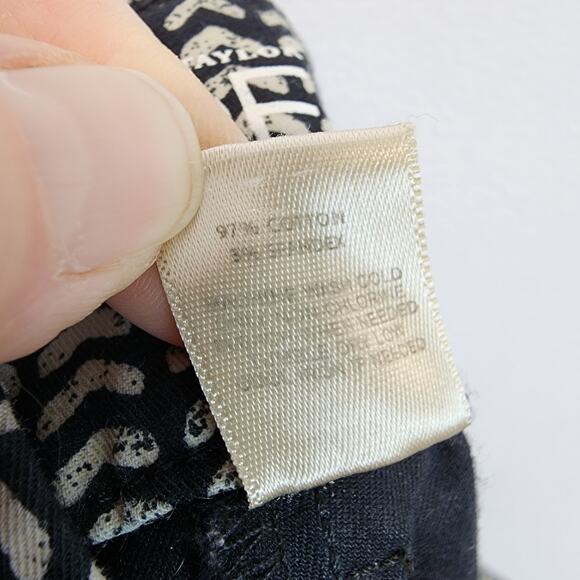 Ann Taylor LOFT Curvy Crop Pants Size 4 Black Taupe Geo Print Stretch Teacher - Picture 14 of 15